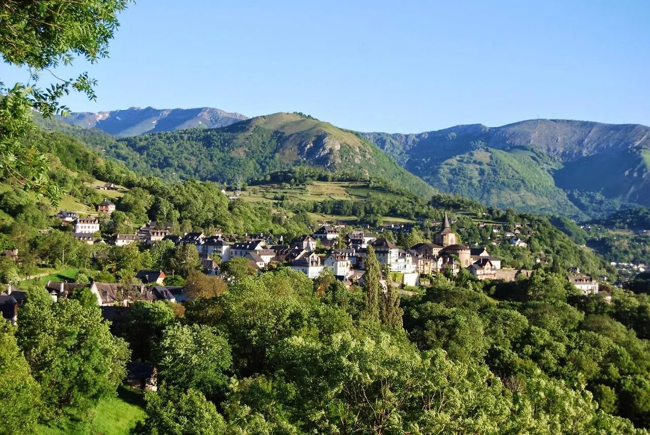 Les Rochers Saint-Savin