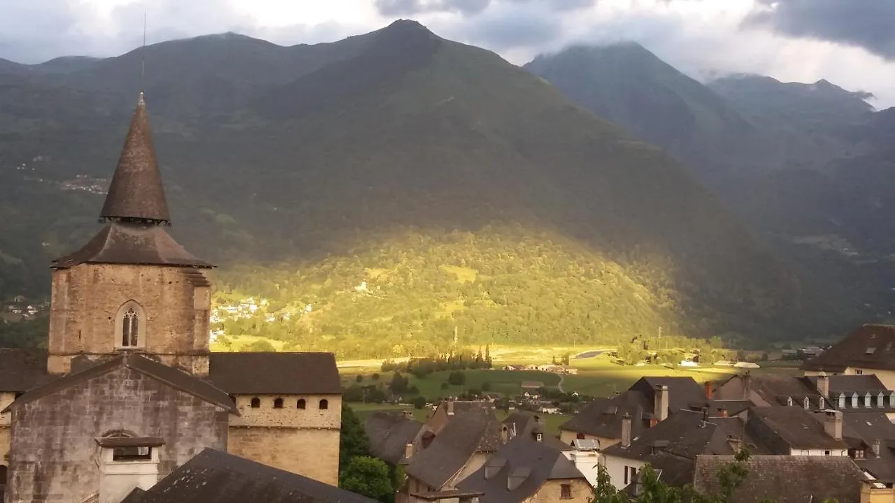 *** Hotel Les Rochers Saint-Savin  France