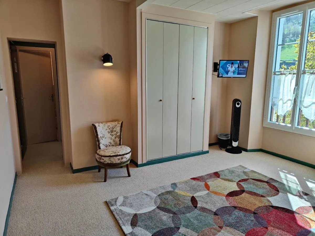*** Hotel Les Rochers Saint-Savin  France