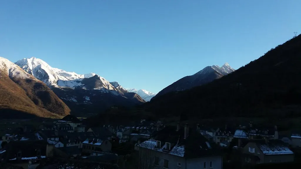 *** Hotel Les Rochers Saint-Savin  France